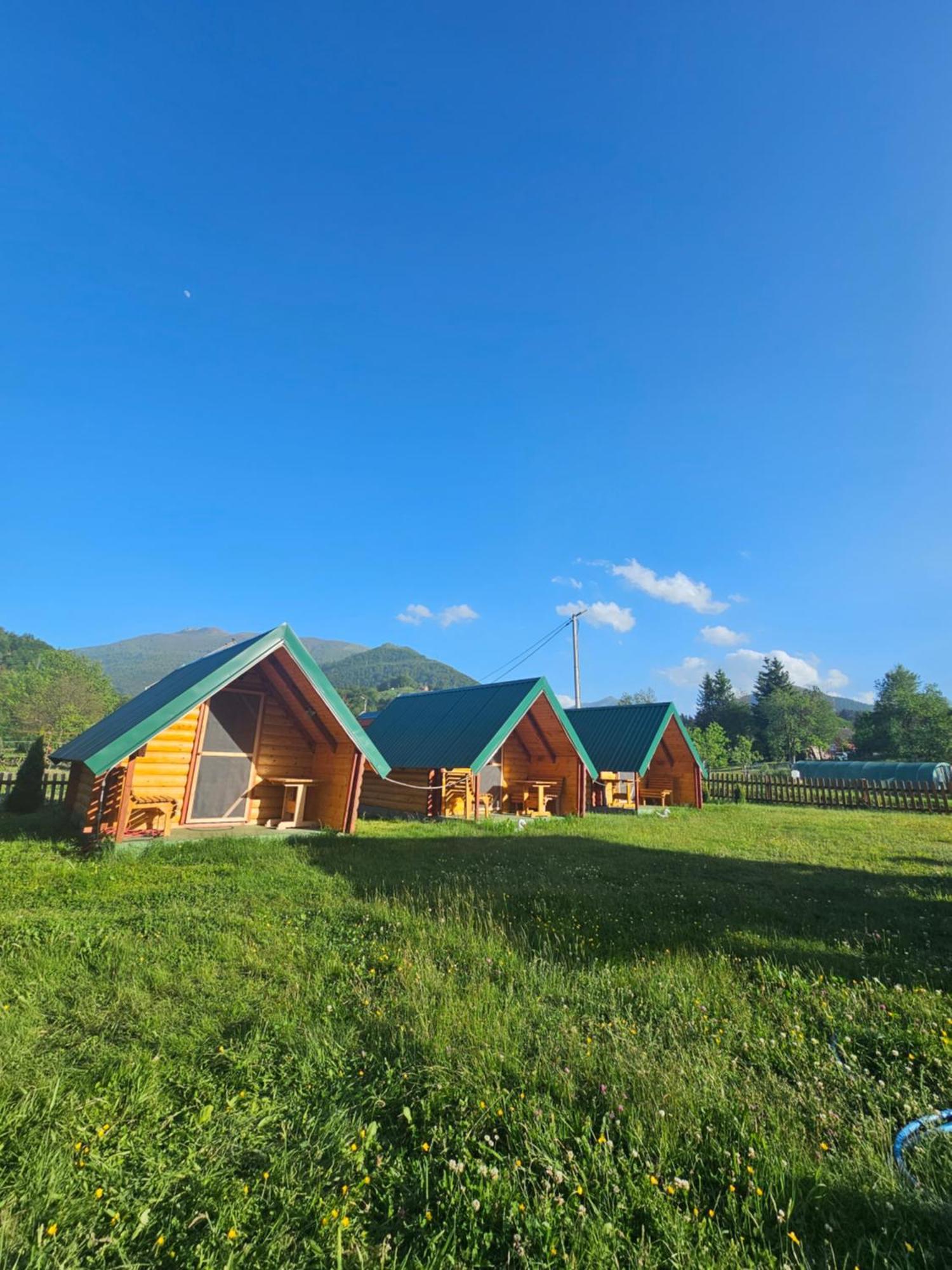Konaci Oceva Zemlja Bungalovi Konaci Oceva Zemlja Vikendica โมจโคแวก ภายนอก รูปภาพ