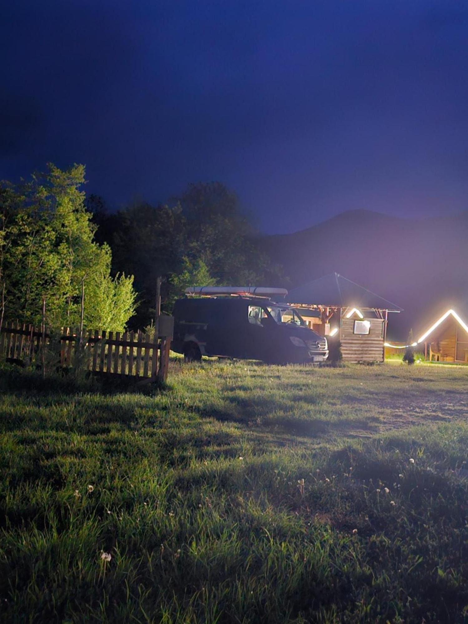 Konaci Oceva Zemlja Bungalovi Konaci Oceva Zemlja Vikendica โมจโคแวก ภายนอก รูปภาพ