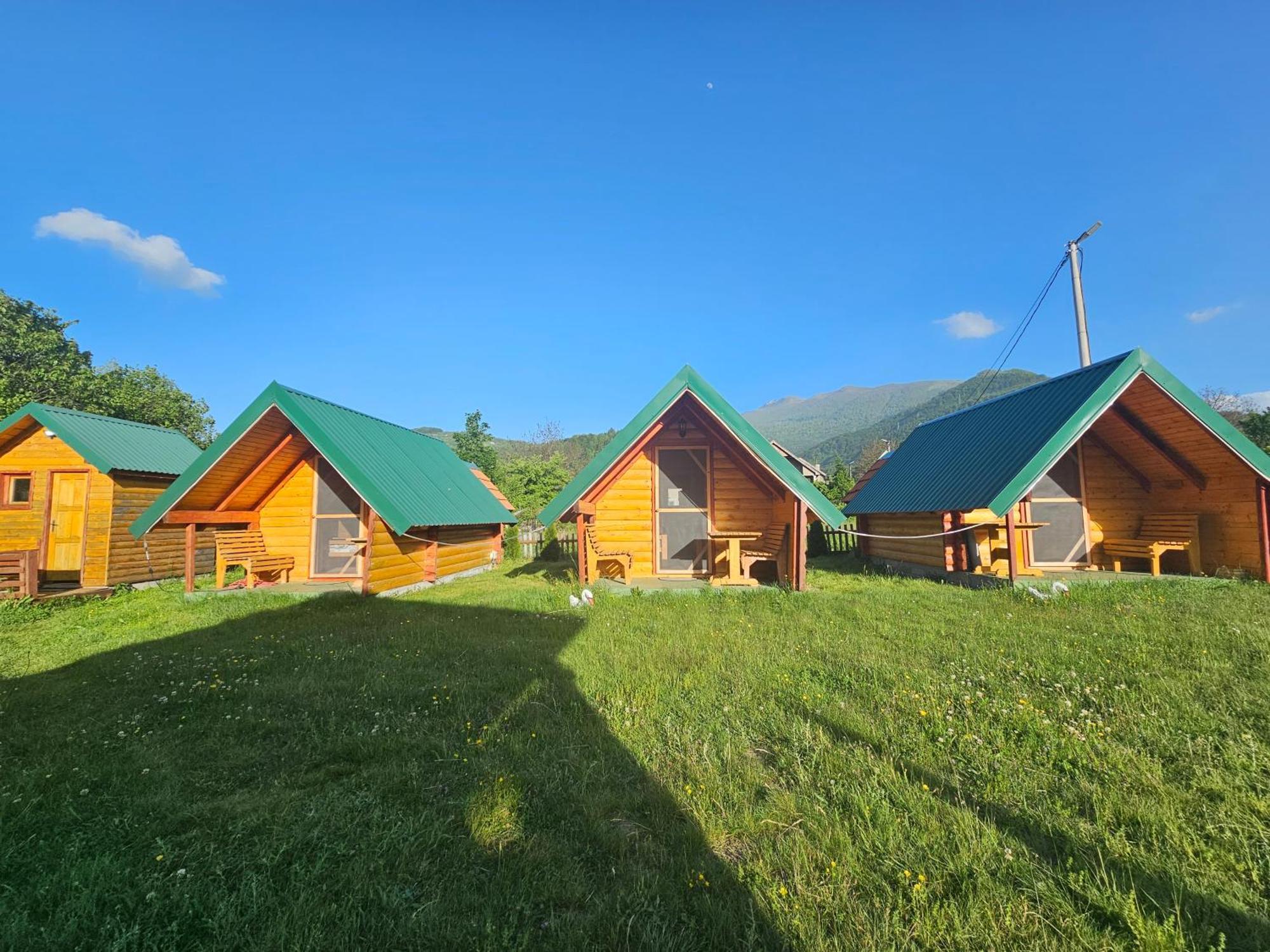 Konaci Oceva Zemlja Bungalovi Konaci Oceva Zemlja Vikendica โมจโคแวก ภายนอก รูปภาพ