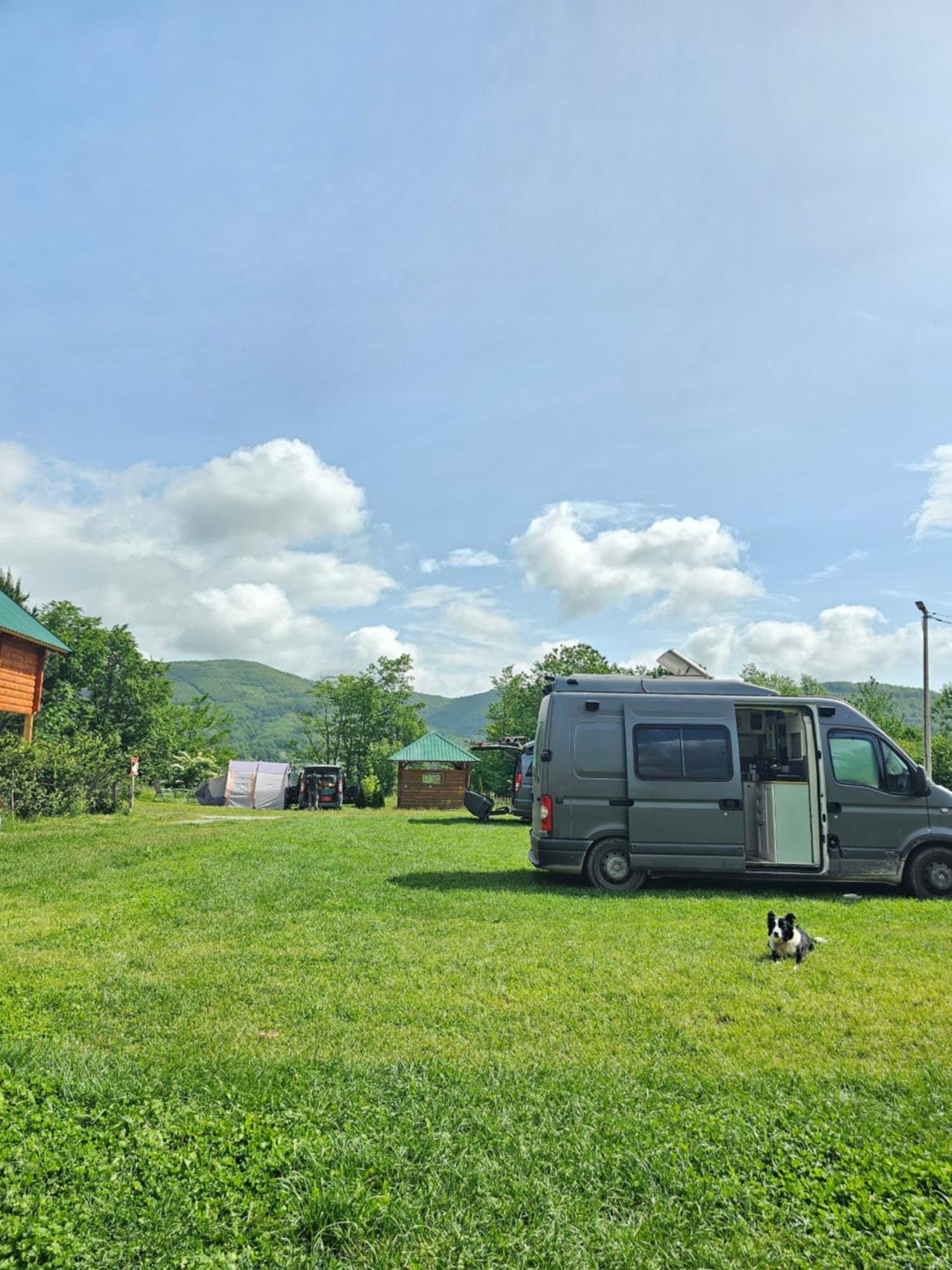 Konaci Oceva Zemlja Bungalovi Konaci Oceva Zemlja Vikendica โมจโคแวก ภายนอก รูปภาพ