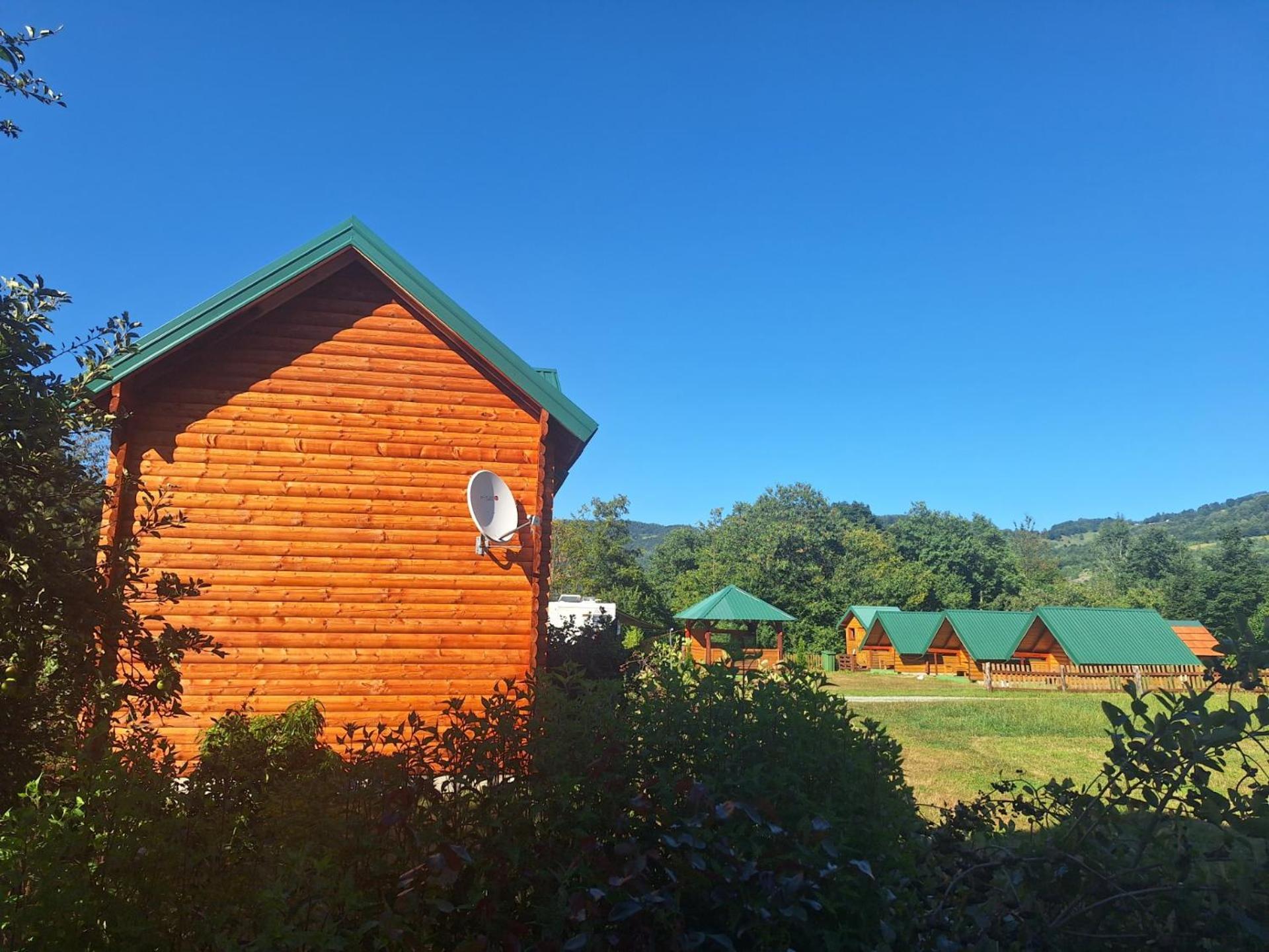 Konaci Oceva Zemlja Bungalovi Konaci Oceva Zemlja Vikendica โมจโคแวก ภายนอก รูปภาพ