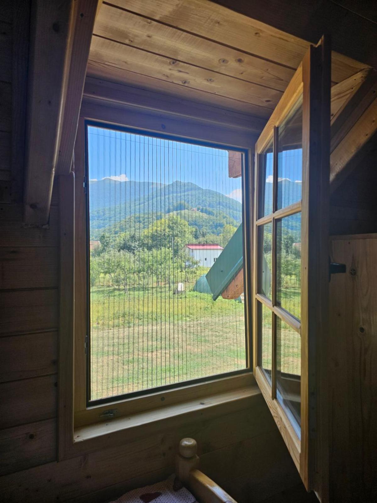 Konaci Oceva Zemlja Bungalovi Konaci Oceva Zemlja Vikendica โมจโคแวก ภายนอก รูปภาพ