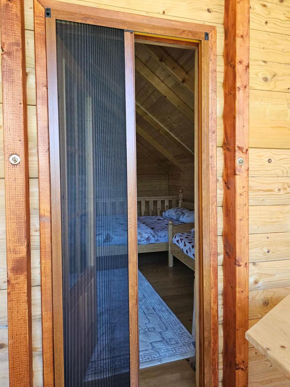Konaci Oceva Zemlja Bungalovi Konaci Oceva Zemlja Vikendica โมจโคแวก ภายนอก รูปภาพ