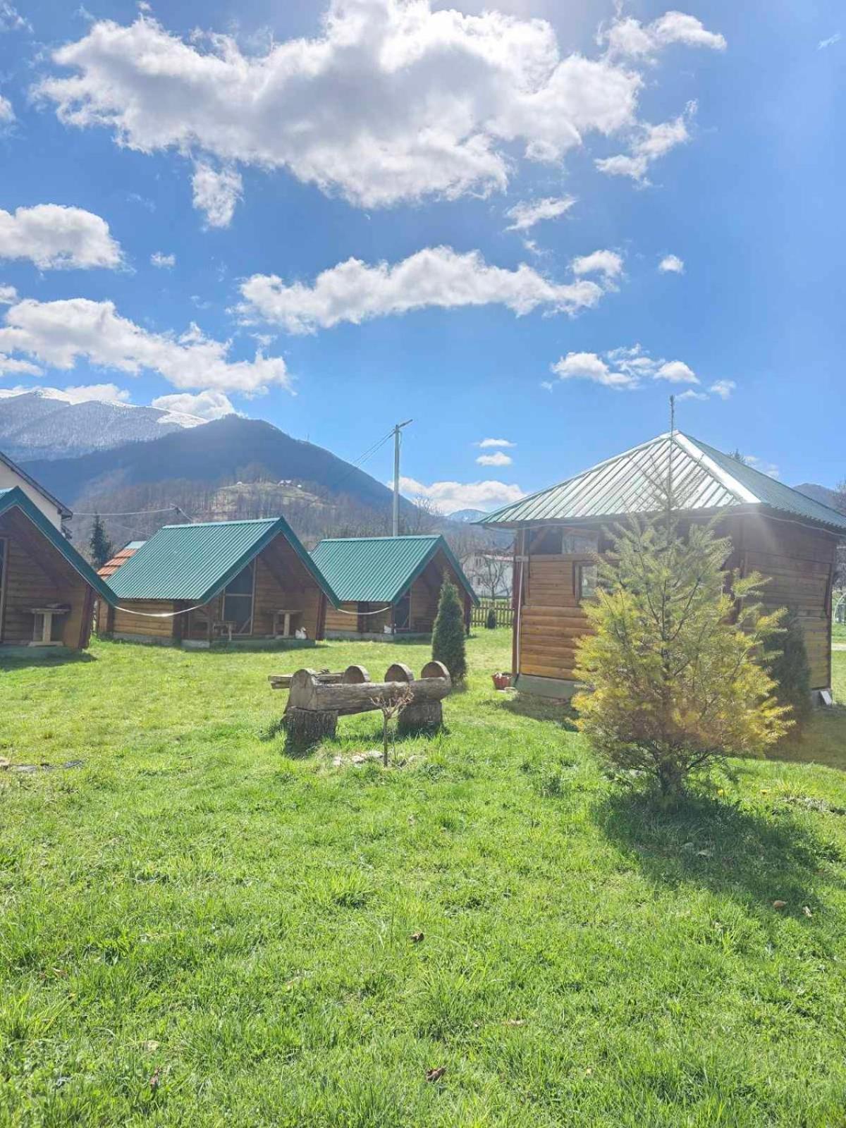 Konaci Oceva Zemlja Bungalovi Konaci Oceva Zemlja Vikendica โมจโคแวก ภายนอก รูปภาพ