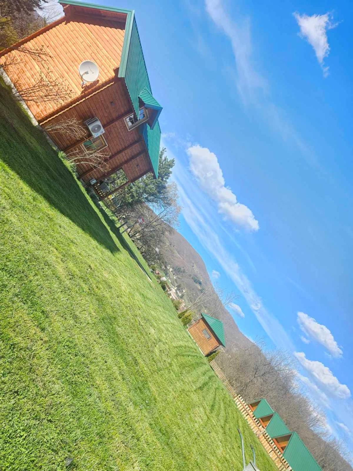 Konaci Oceva Zemlja Bungalovi Konaci Oceva Zemlja Vikendica โมจโคแวก ภายนอก รูปภาพ