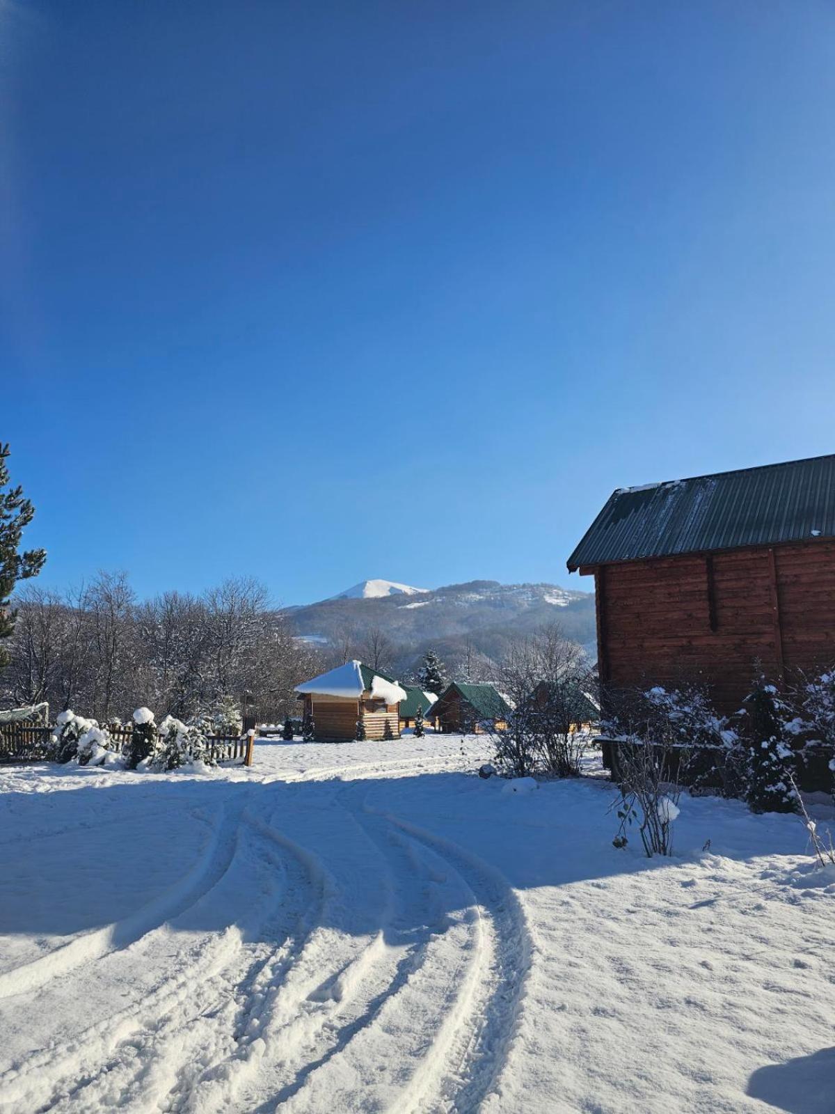 Konaci Oceva Zemlja Bungalovi Konaci Oceva Zemlja Vikendica โมจโคแวก ภายนอก รูปภาพ