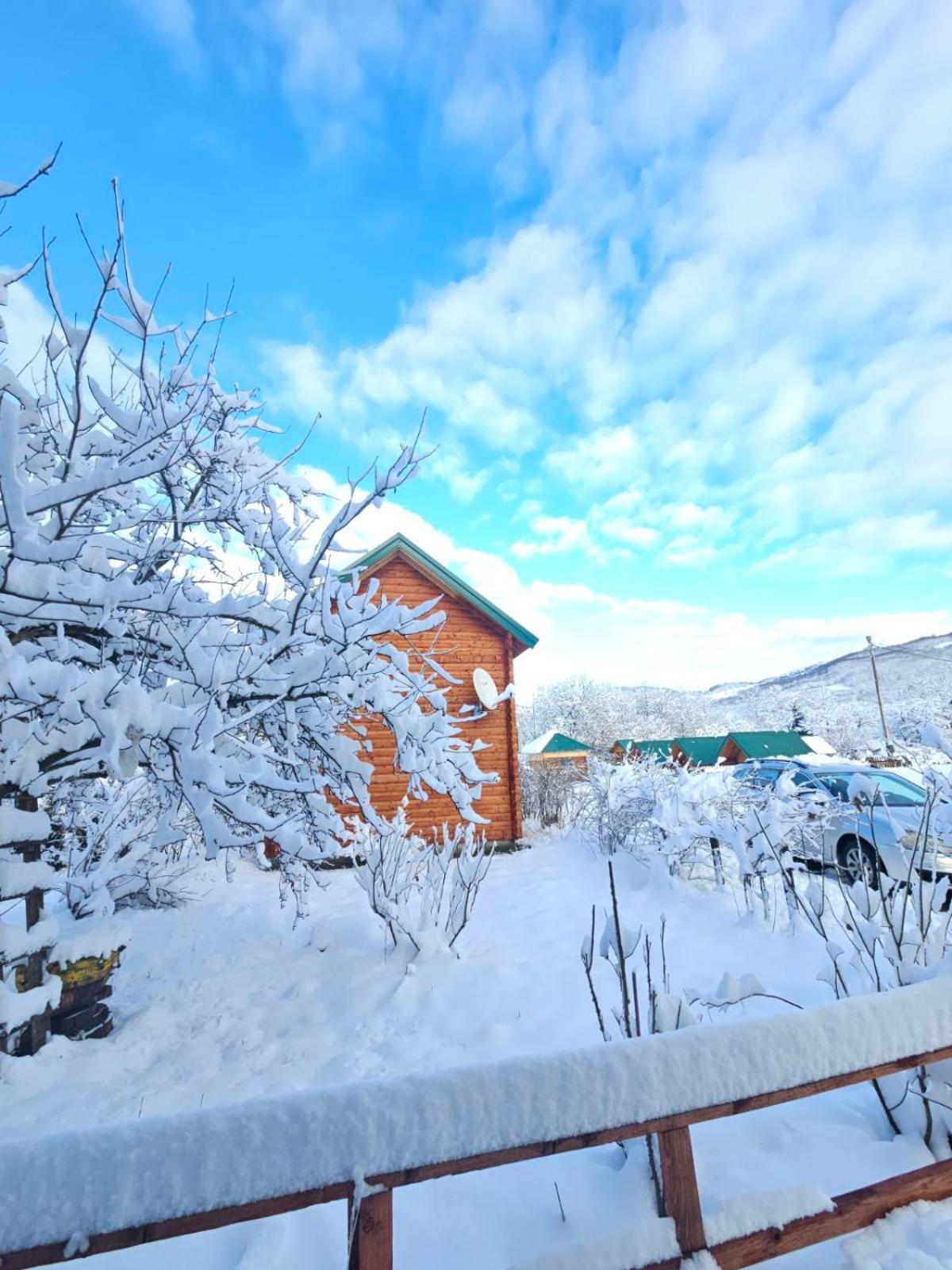 Konaci Oceva Zemlja Bungalovi Konaci Oceva Zemlja Vikendica โมจโคแวก ภายนอก รูปภาพ